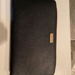 Kate spade travel wallet